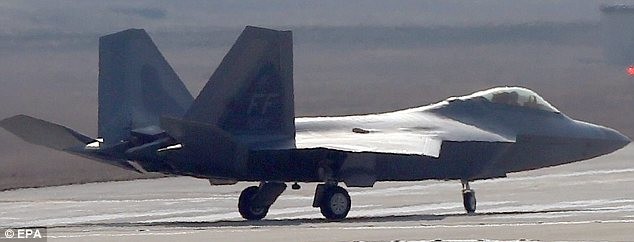 Tiêm kích tàng hình F-22 của Mỹ ở căn cứ không quân Osan, Hàn Quốc